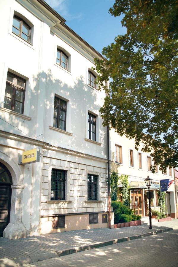 Hotel Dream Trnava Eksteriør billede