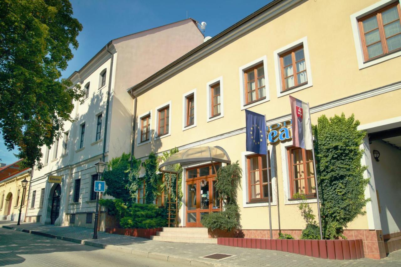 Hotel Dream Trnava Eksteriør billede