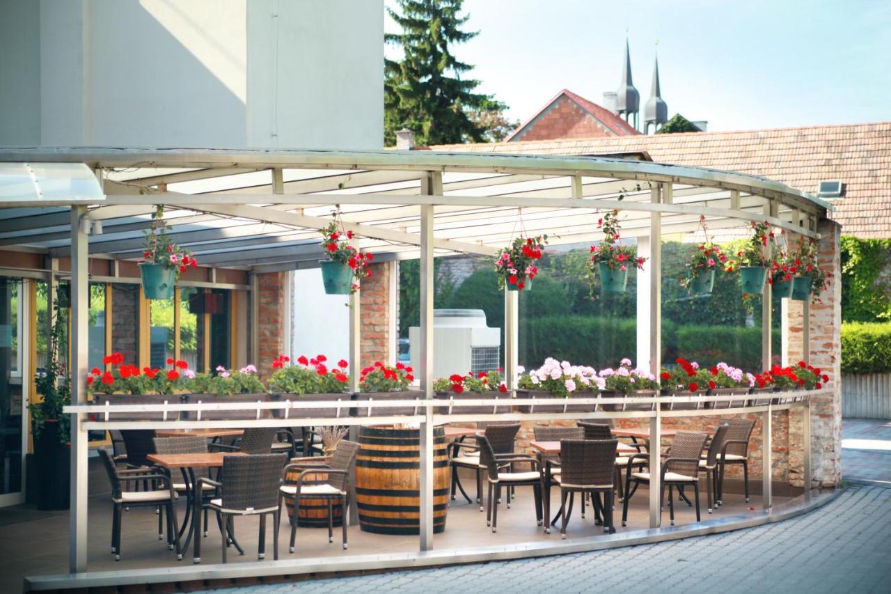 Hotel Dream Trnava Eksteriør billede