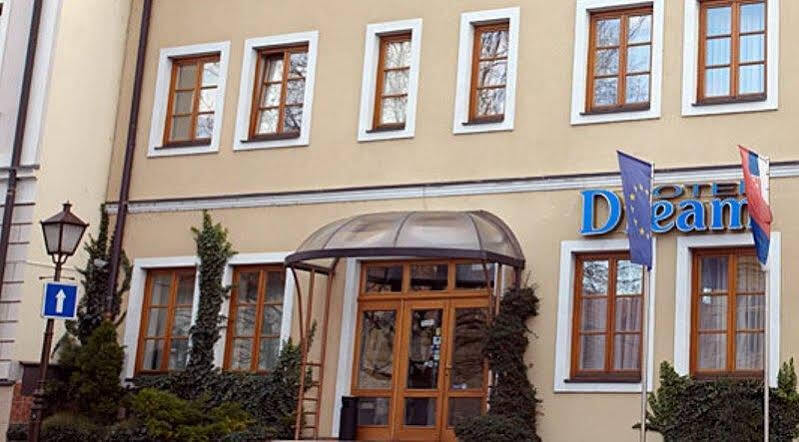 Hotel Dream Trnava Eksteriør billede