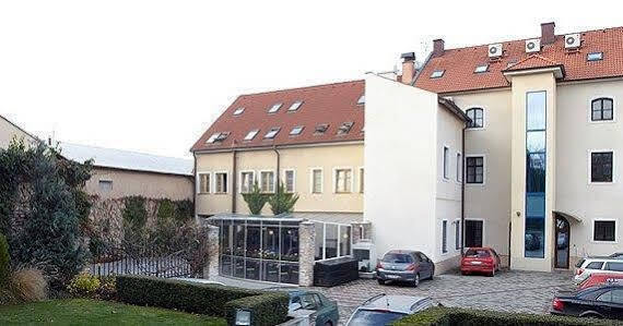 Hotel Dream Trnava Eksteriør billede